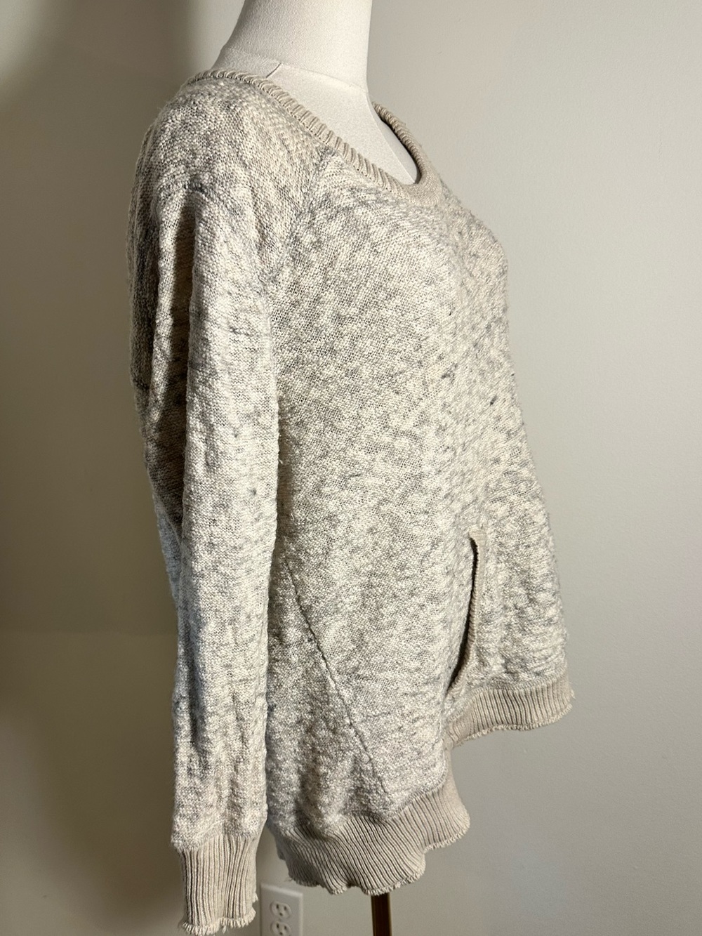 Free People Oversized Slouchy Scoop Back Distressed Knit Sweater XS - Picture 5 of 10